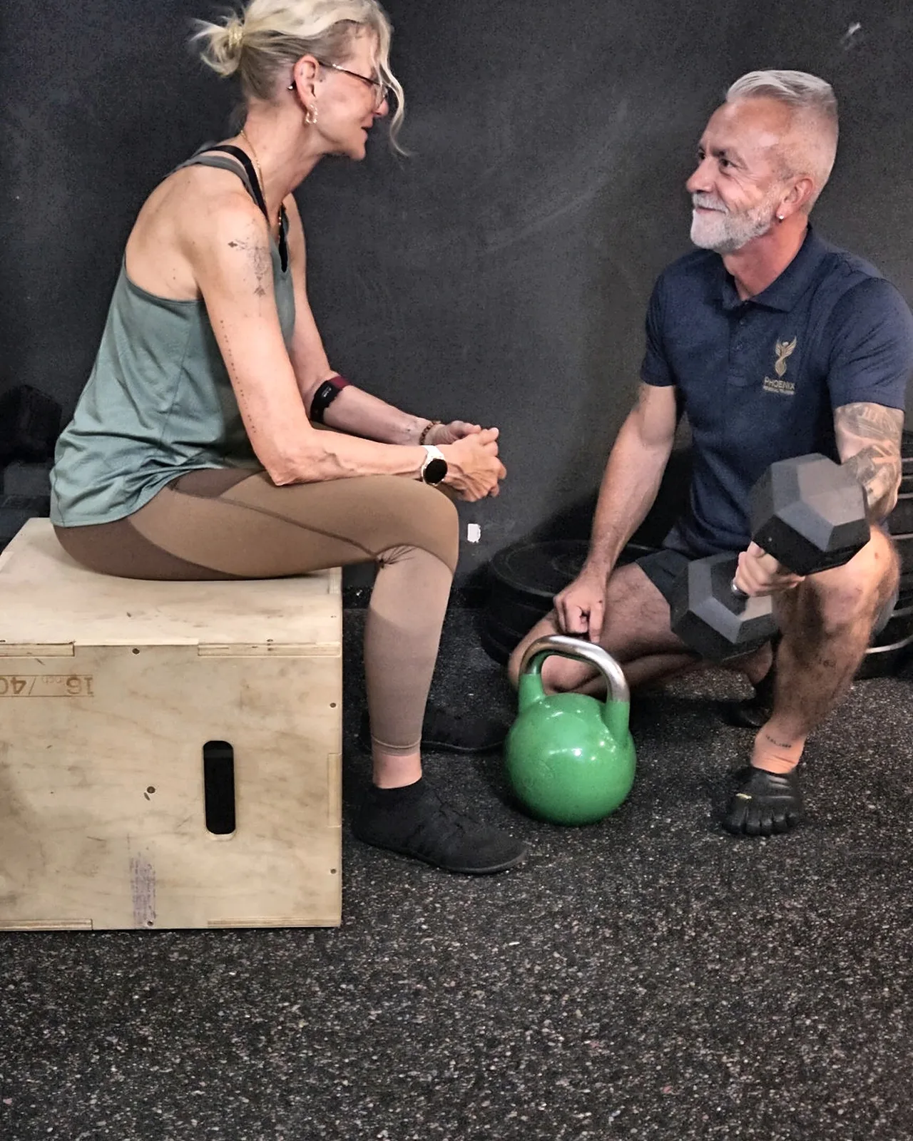 Matthias in a personal conversation with a client at the gym